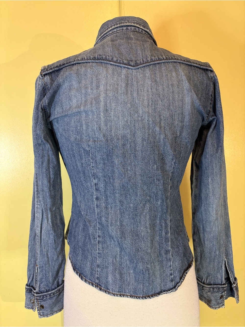 DKNY Jeans Light Wash Western Denim Button-Up Shirt - Picture 4 of 9
